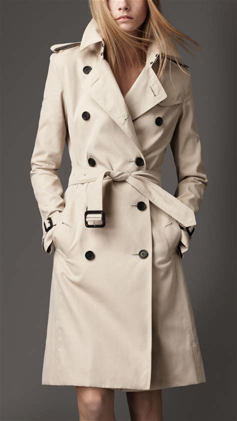 trench burberry femme beige|Burberry trench coat collar strap.